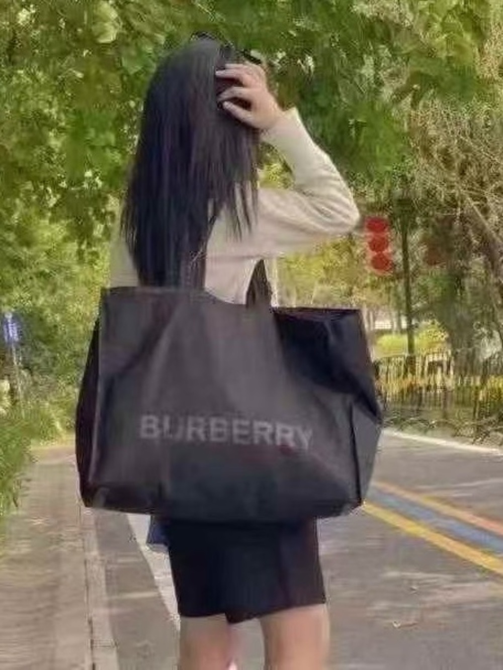 New Burberry Trench Charcoal Grey Extra Large Nylon Branded Tote - Picture 9 of 9